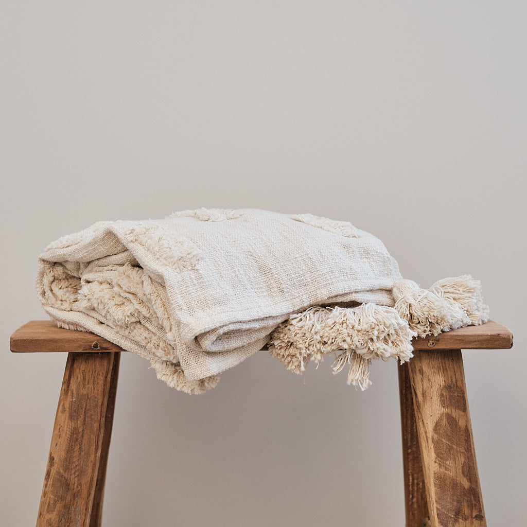 Summer Styling with Kiota: Light Layers, Natural Textures & Timeless Comfort