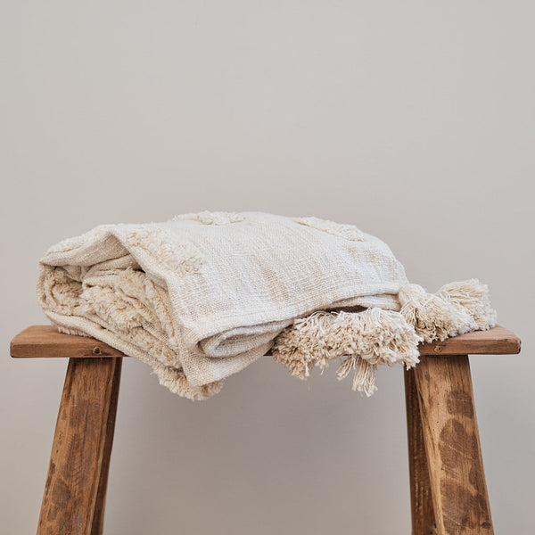 Summer Styling with Kiota: Light Layers, Natural Textures & Timeless Comfort
